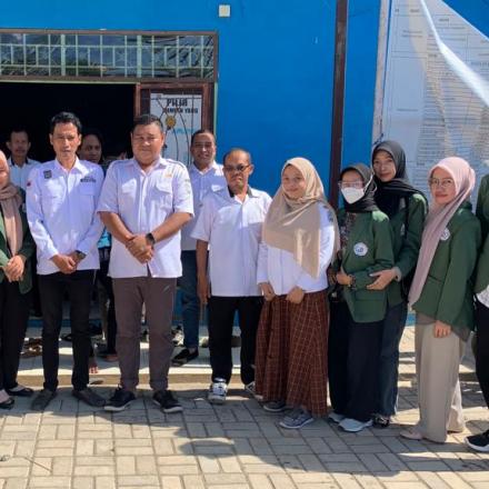 Pambakal Desa Mataraman Mendapatkan Kunjungan dari Mahasiswa KKN Universitas Borneo Lestari